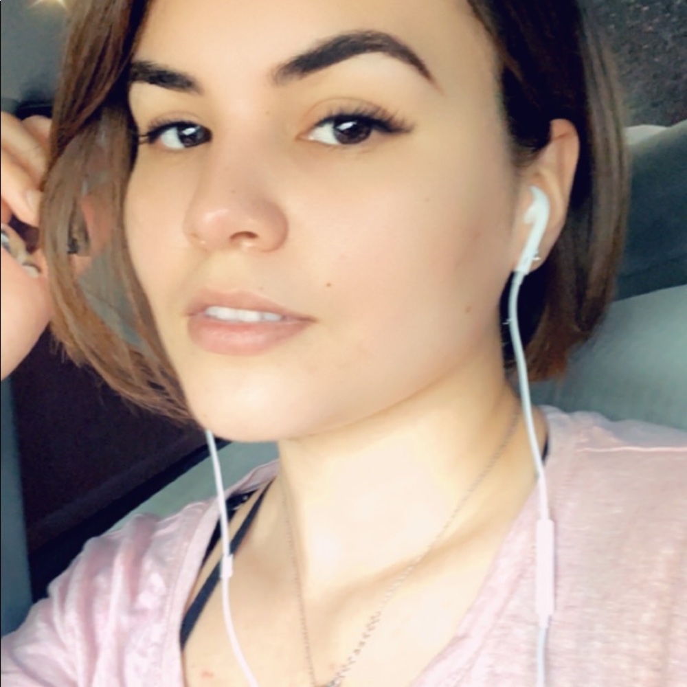 Meet your Posher, Melissa